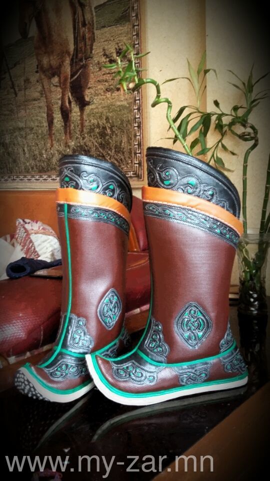 өлзий хээтэй ширмэл болон битүү наамал ултай 32 угалзтай монгол гутал